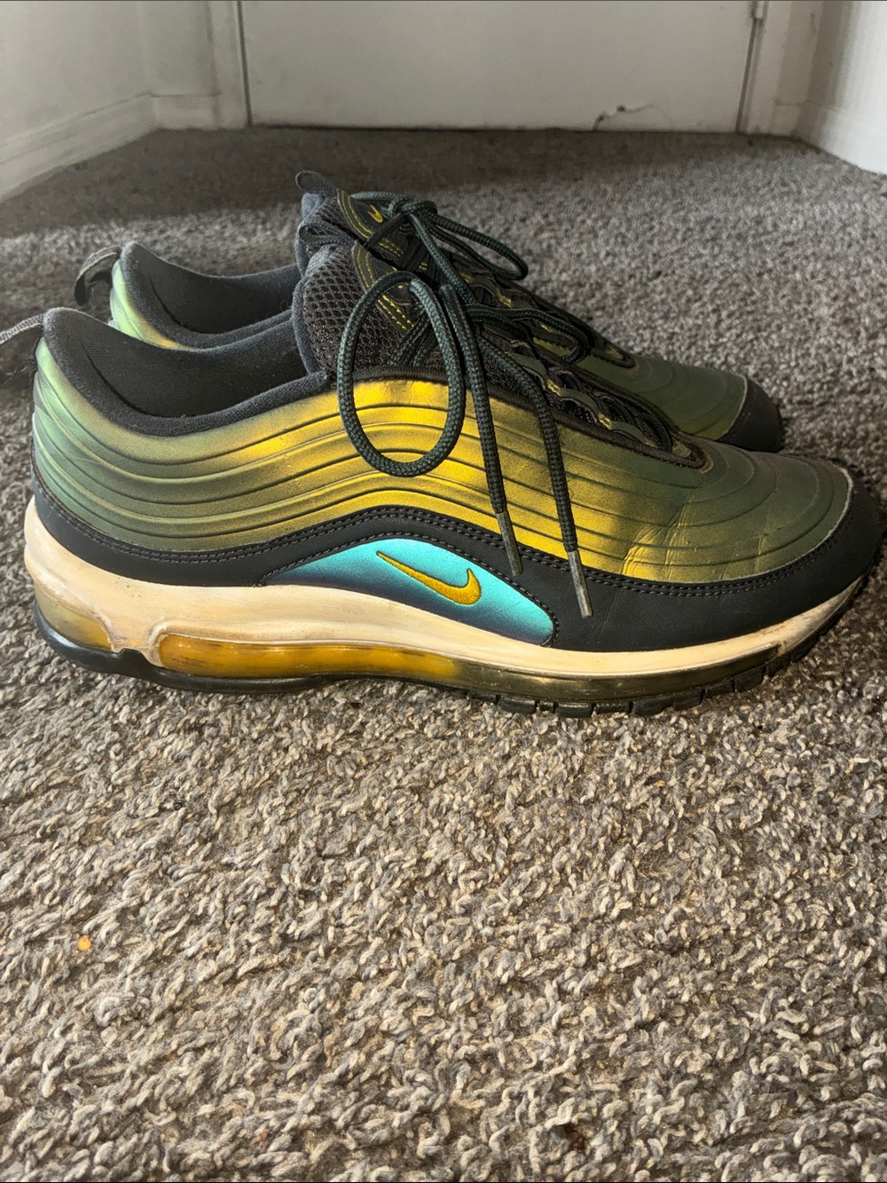 Nike Men’s Iridescent Air Max 97 - Picture 2 of 6